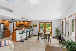 417 Squantum Dr, Warwick, RI 02888 - Photo 9