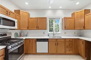 28 Fairview Ave, Cumberland, RI 02864 - Photo 11