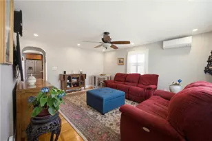 377 Kenyon Ave, Pawtucket, RI 02861 - Photo 17