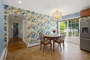 377 Kenyon Ave, Pawtucket, RI 02861 - Photo 9