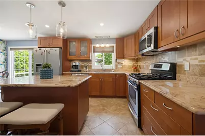 377 Kenyon Avenue, Pawtucket, RI 02861 - Photo 7