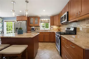 377 Kenyon Ave, Pawtucket, RI 02861 - Photo 7