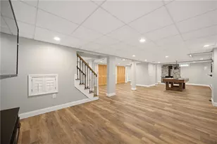 377 Kenyon Ave, Pawtucket, RI 02861 - Photo 19