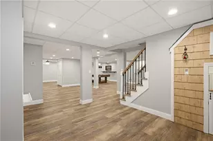 377 Kenyon Ave, Pawtucket, RI 02861 - Photo 25
