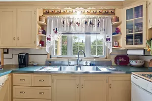 14 Barnes St, Smithfield, RI 02828 - Photo 13