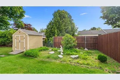 14 Barnes Street, Smithfield, RI 02828 - Photo 35