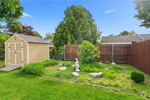14 Barnes St, Smithfield, RI 02828 - Photo 35