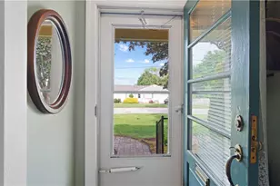 14 Barnes St, Smithfield, RI 02828 - Photo 5