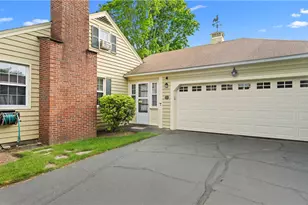 14 Barnes St, Smithfield, RI 02828 - Photo 3