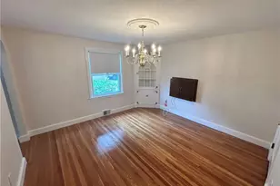 81 Ballston Ave, Pawtucket, RI 02861 - Photo 17