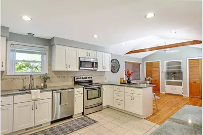 632 East Avenue, Pawtucket, RI 02860 - Photo 19