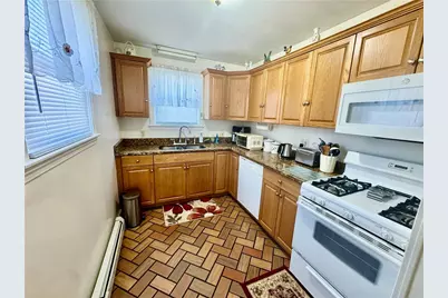 215 Roosevelt Street, Providence, RI 02909 - Photo 7