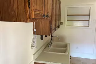 35 Dover St, Providence, RI 02908 - Photo 7