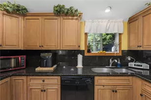 36 Pine St, Woonsocket, RI 02895 - Photo 25