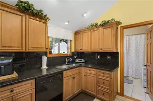 36 Pine St, Woonsocket, RI 02895 - Photo 27