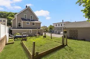 36 Pine St, Woonsocket, RI 02895 - Photo 5