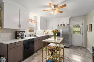 14 North St, East Providence, RI 02915 - Photo 11