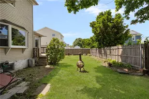 60 Cottage Ave, Portsmouth, RI 02871 - Photo 39