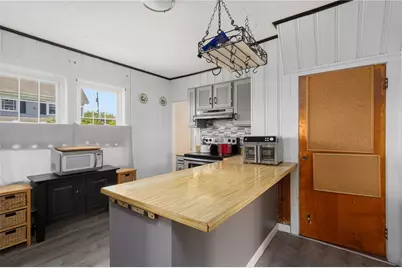 60 Cottage Avenue, Portsmouth, RI 02871 - Photo 17