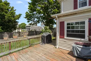60 Cottage Ave, Portsmouth, RI 02871 - Photo 35