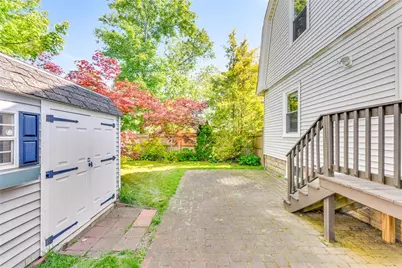 1058 Narragansett Boulevard, Cranston, RI 02905 - Photo 27