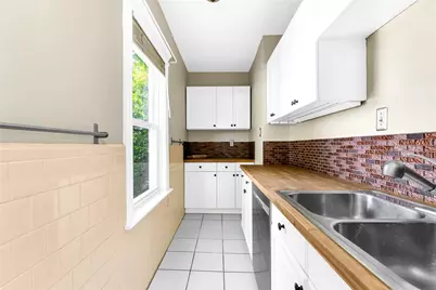 1058 Narragansett Boulevard, Cranston, RI 02905 - Photo 15