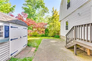 1058 Narragansett Blvd, Cranston, RI 02905 - Photo 27