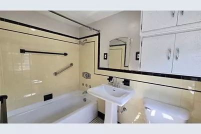 63 La Salle Drive, Providence, RI 02908 - Photo 9