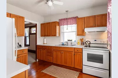 484 Daggett Avenue, Pawtucket, RI 02861 - Photo 9