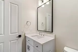 18 State St, Bristol, RI 02809 - Photo 13