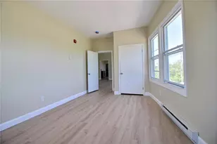 33 Railroad Ave, Westerly, RI 02891 - Photo 9