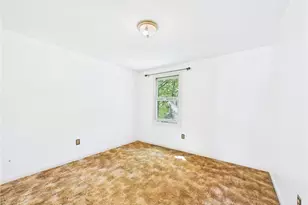 112 Longmeadow Ave, Warwick, RI 02889 - Photo 23