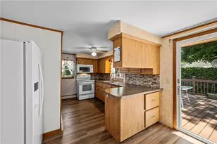 105 Walmer Ave, East Providence, RI 02914 - Photo 7