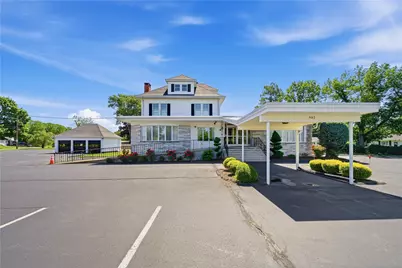 982 Warwick Avenue, Warwick, RI 02888 - Photo 1