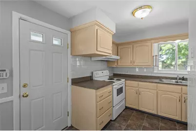 9 Gardner Avenue, Cranston, RI 02910 - Photo 5