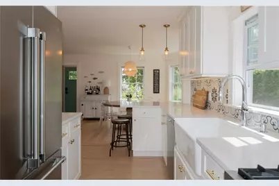 122 Ruggles Avenue, Newport, RI 02840 - Photo 9