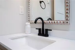 122 Ruggles Ave, Newport, RI 02840 - Photo 31