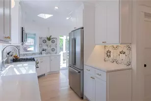 122 Ruggles Ave, Newport, RI 02840 - Photo 11
