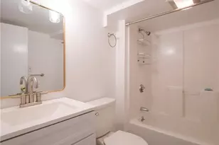 122 Ruggles Ave, Newport, RI 02840 - Photo 43