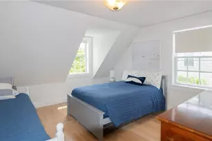 122 Ruggles Ave, Newport, RI 02840 - Photo 27