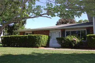 571 Pocasset Ct, Warwick, RI 02886 - Photo 1