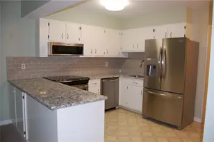 571 Pocasset Ct, Warwick, RI 02886 - Photo 9