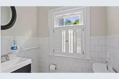 20 Bowen Street, East Providence, RI 02916 - Photo 9
