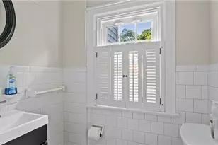 20 Bowen St, East Providence, RI 02916 - Photo 9