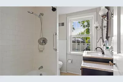20 Bowen Street, East Providence, RI 02916 - Photo 17