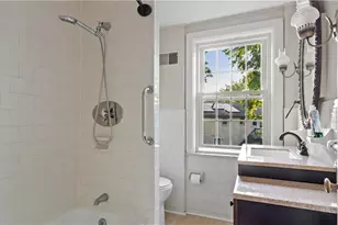 20 Bowen St, East Providence, RI 02916 - Photo 17