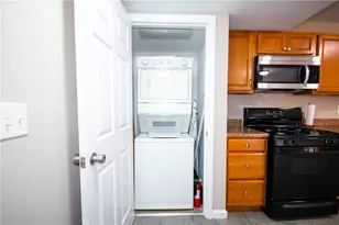 858 Bernon St, Woonsocket, RI 02895 - Photo 5