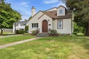 82 Wells St, Westerly, RI 02891 - Photo 3