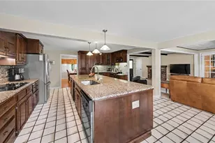 43 Follett St, Cumberland, RI 02864 - Photo 9