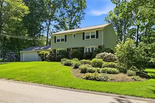43 Follett St, Cumberland, RI 02864 - Photo 3